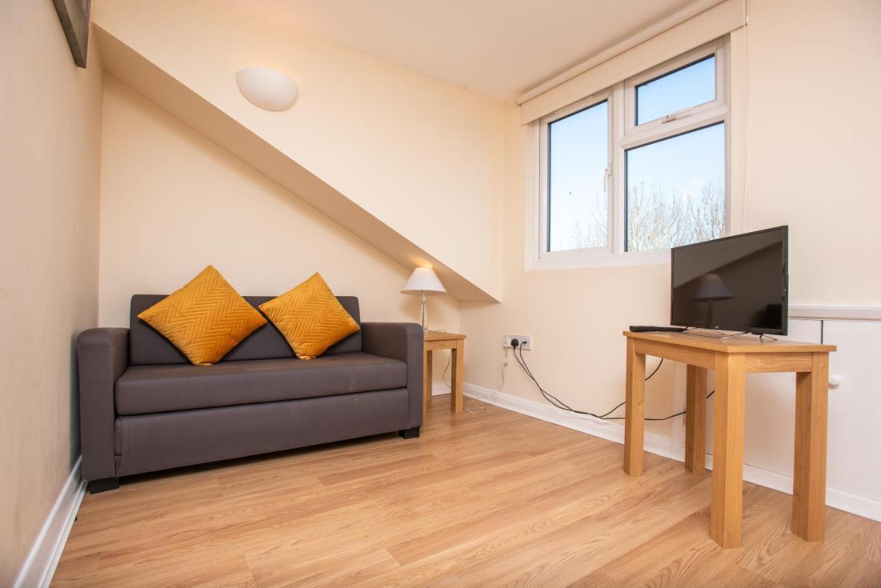 Cowley Spacious Flat With Parking, Oxford Exteriér fotografie